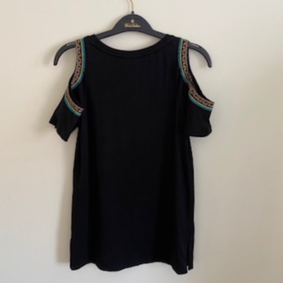 Loft Cold Shoulder Embroidered Tee, XS - Picture 4 of 5
